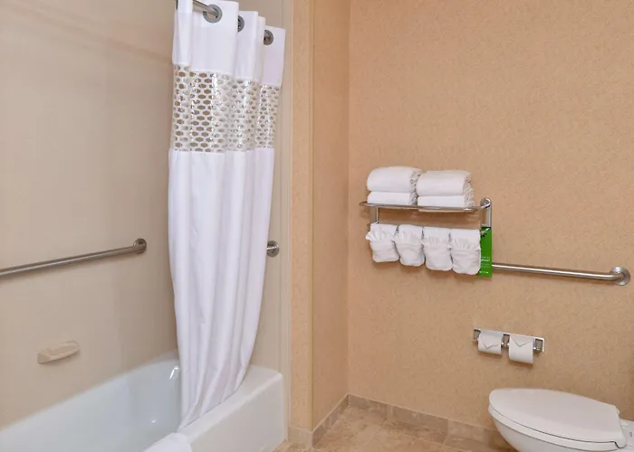 Hotel Newly Renovated-hampton & 3*