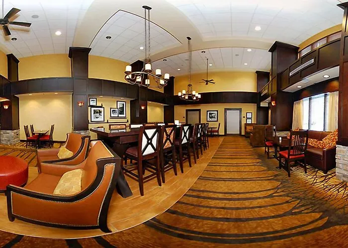 Newly Renovated-hampton & Hotel