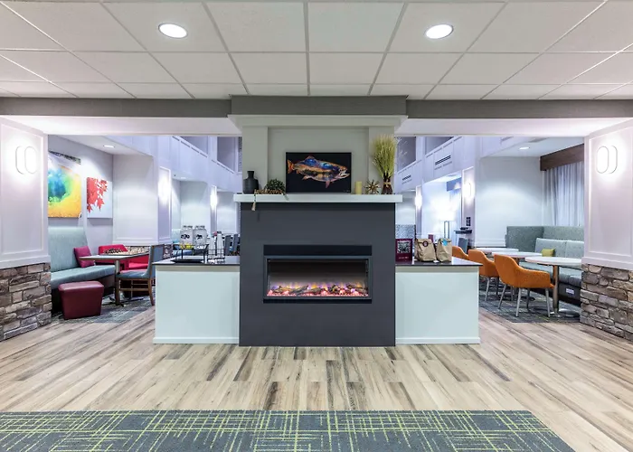 Newly Renovated-hampton & 3*