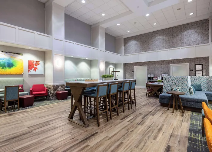 Newly Renovated-hampton & Hotel