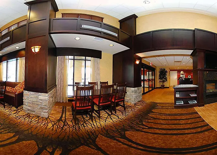 Hotel Newly Renovated-hampton &