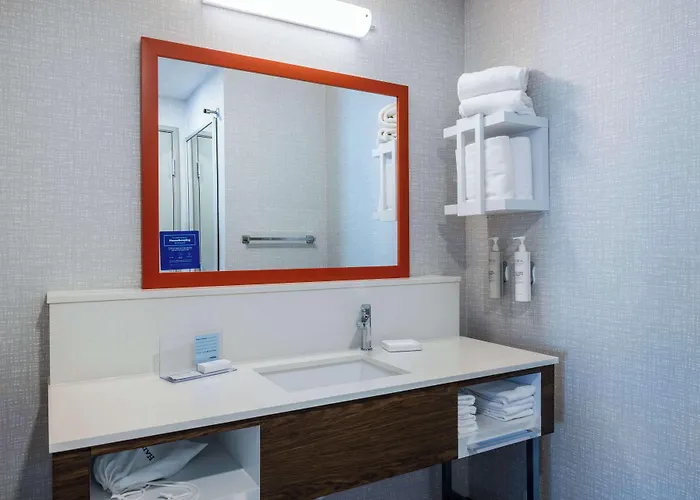 Newly Renovated-hampton & Hotel 3*