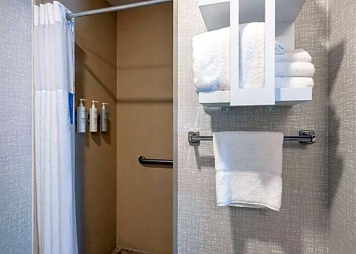 Newly Renovated-hampton & Hotel 3*