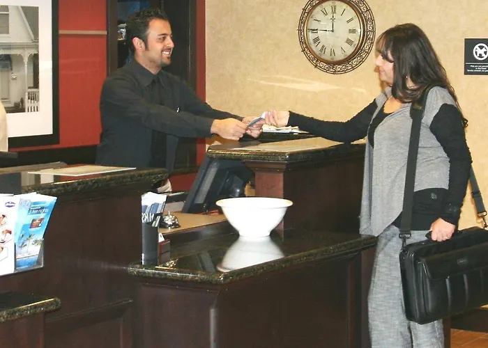Hotel Newly Renovated-hampton &