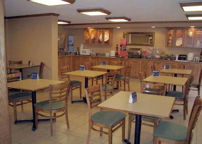 Hotel Newly Renovated-hampton & 3*